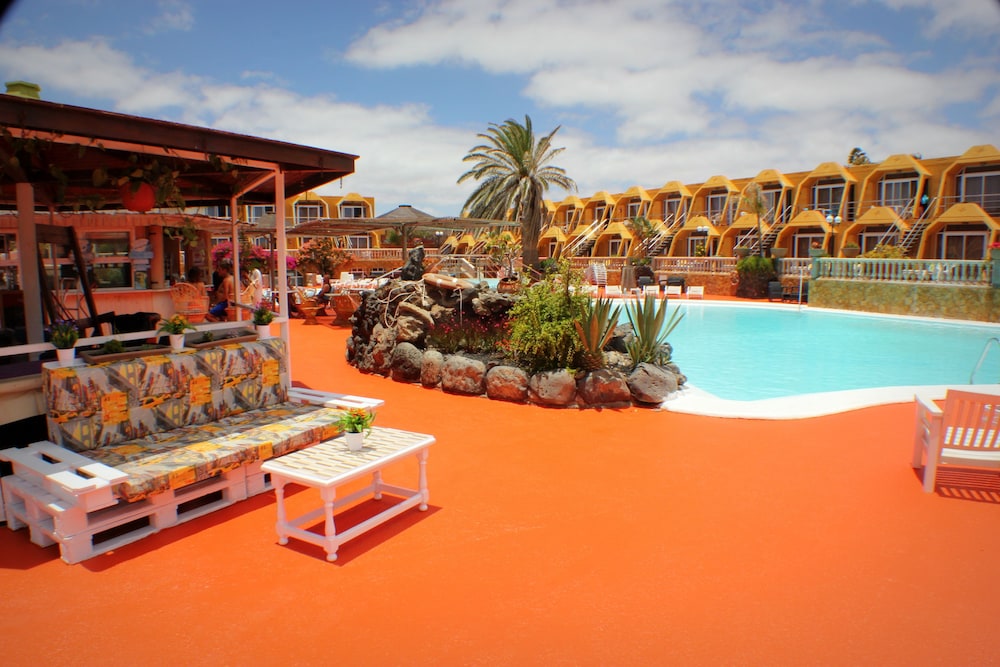Aparthotel la Piramide — Beach in Costa de Antigua, Canary Islands