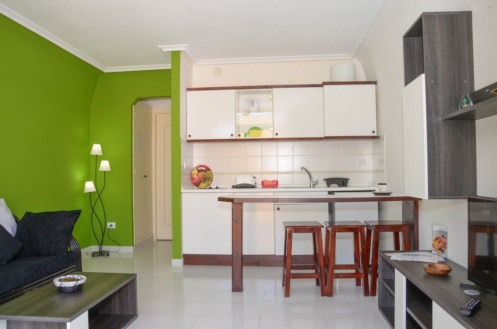 Aparthotel la Piramide — Hotel rooms in Costa de Antigua, Canary Islands