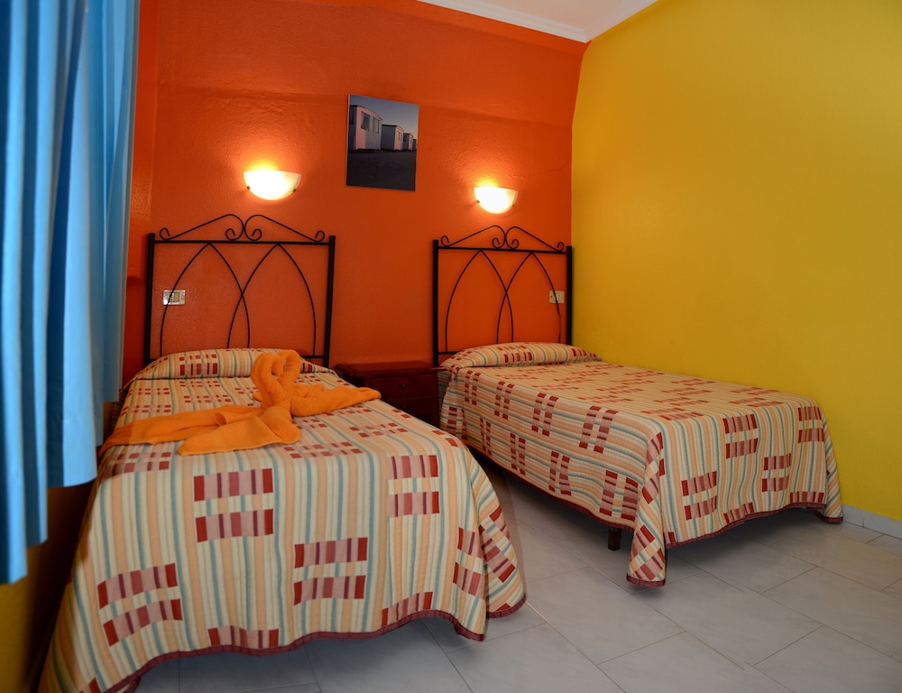 Aparthotel la Piramide — Hotel rooms in Costa de Antigua, Canary Islands
