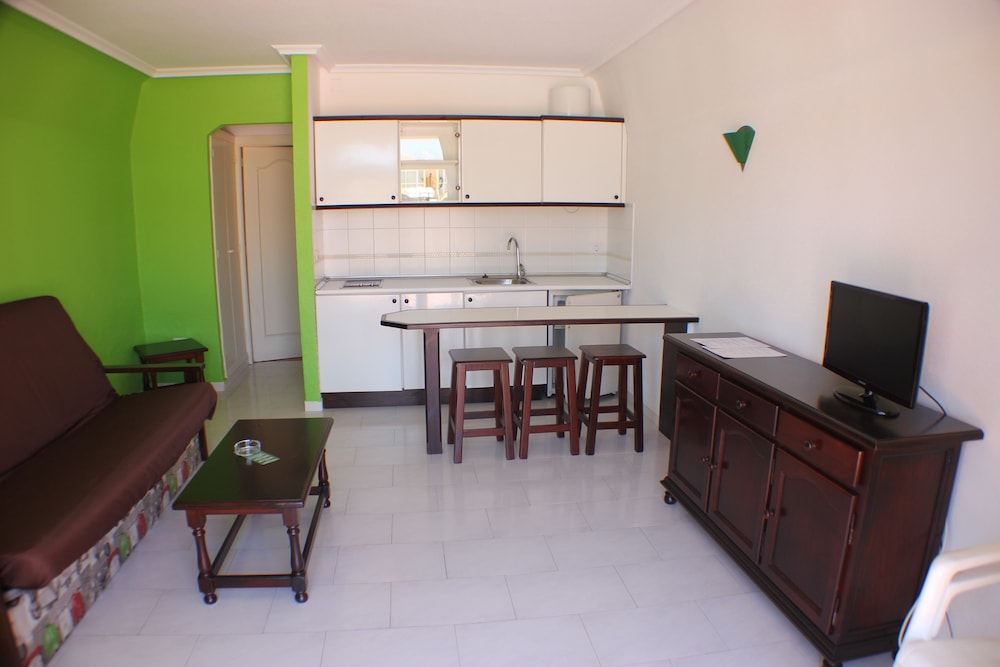 Aparthotel la Piramide — Hotel rooms in Costa de Antigua, Canary Islands