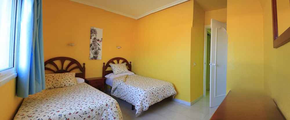 Aparthotel la Piramide — Hotel rooms in Costa de Antigua, Canary Islands
