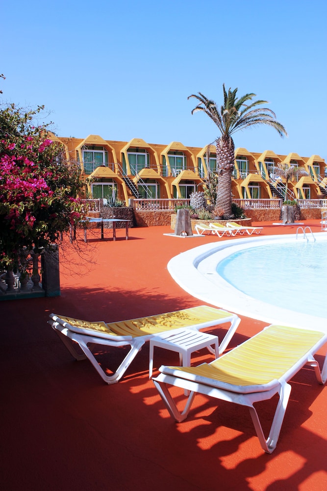Aparthotel la Piramide — Beach in Costa de Antigua, Canary Islands