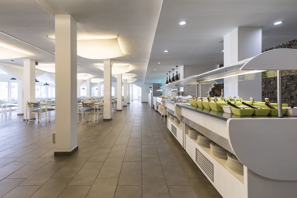 Smy Tahona Fuerteventura — Restaurant & bars in Costa de Antigua, Canary Islands