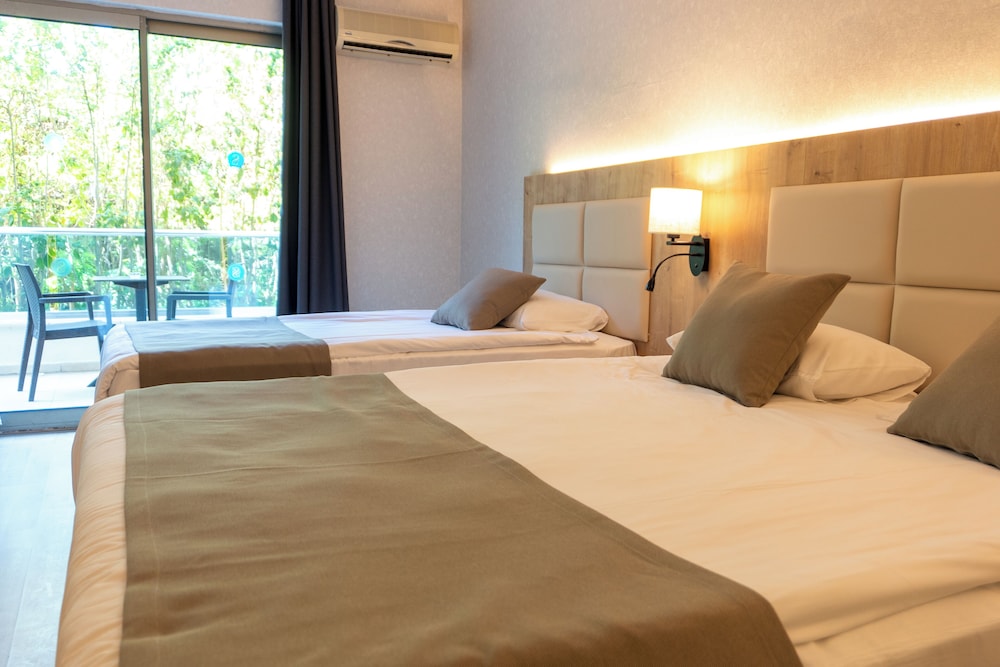 Sultan of Side - All Inclusive — Hotel rooms in Side