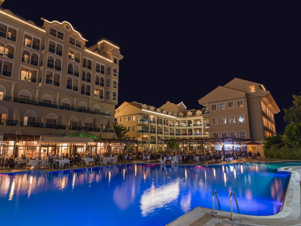 Sultan of Side - All Inclusive — Swimming pool in Side
