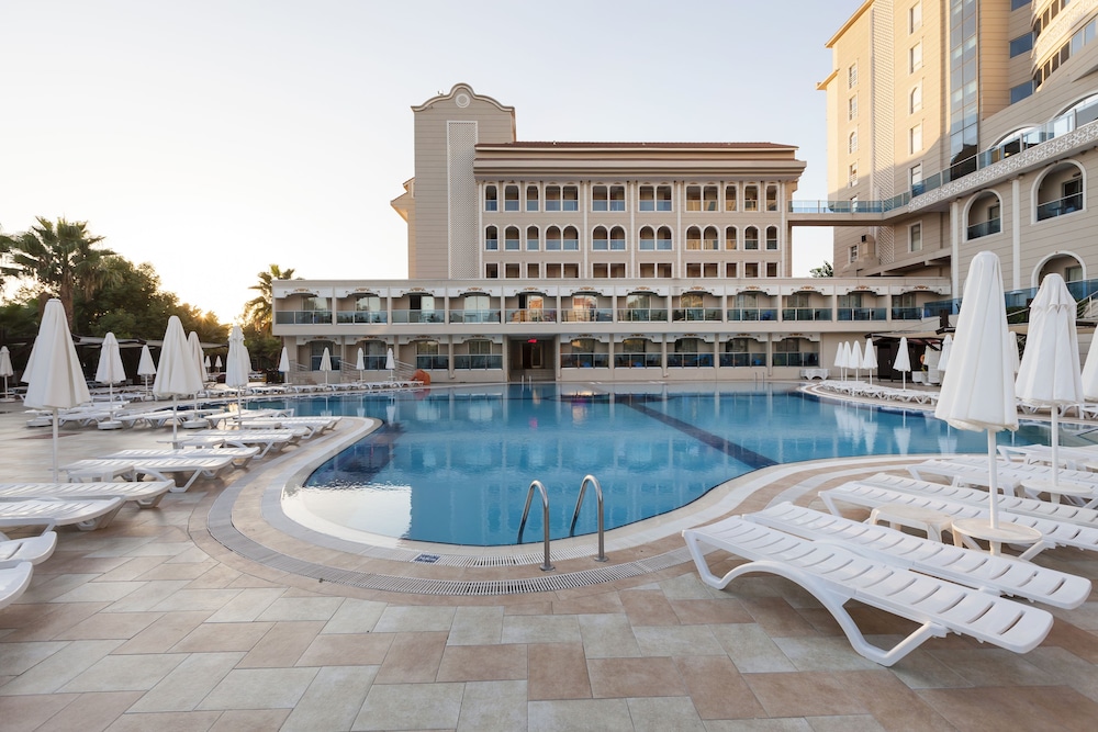 Sultan of Side - All Inclusive — Swimming pool in Side