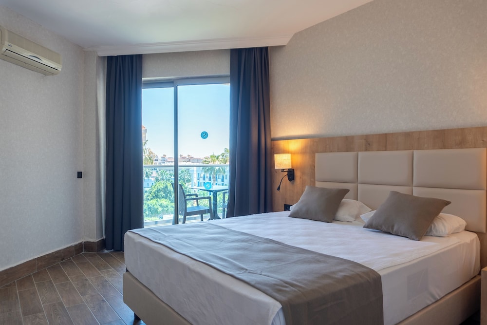 Sultan of Side - All Inclusive — Hotel rooms in Side