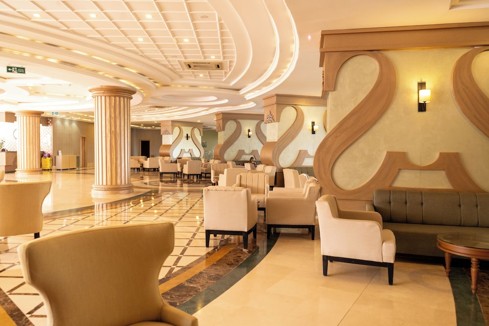 Sultan of Side - All Inclusive — Hotel building in Side