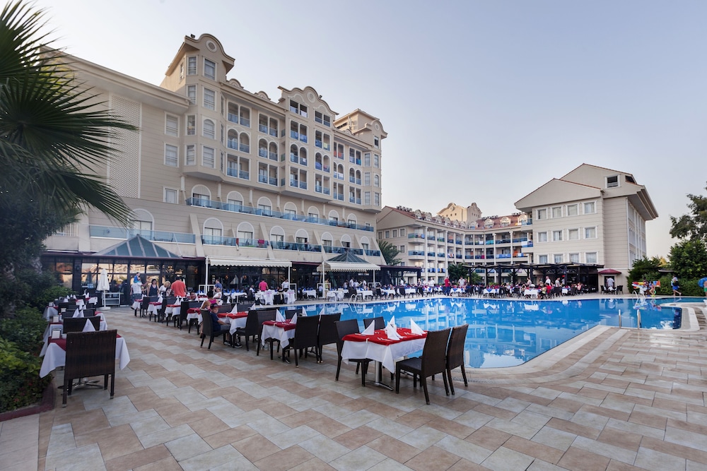 Sultan of Side - All Inclusive — Swimming pool in Side