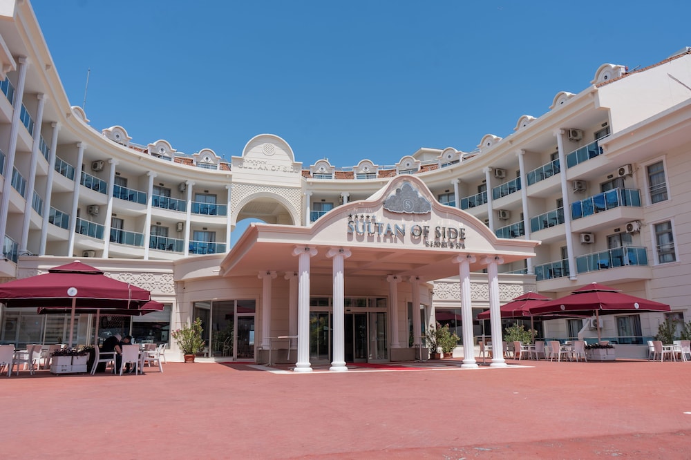 Sultan of Side - All Inclusive — Hotel building in Side