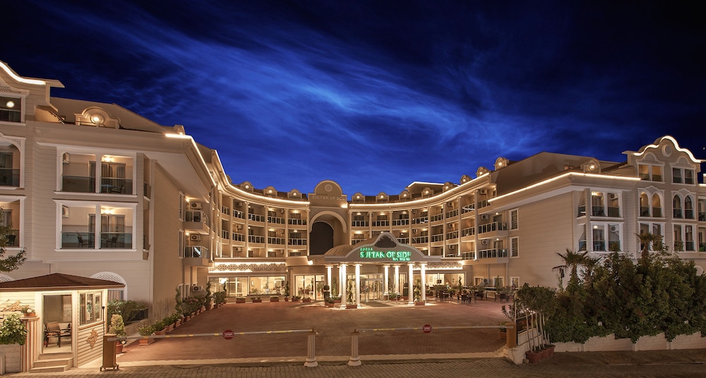 Sultan of Side - All Inclusive — Hotel building in Side