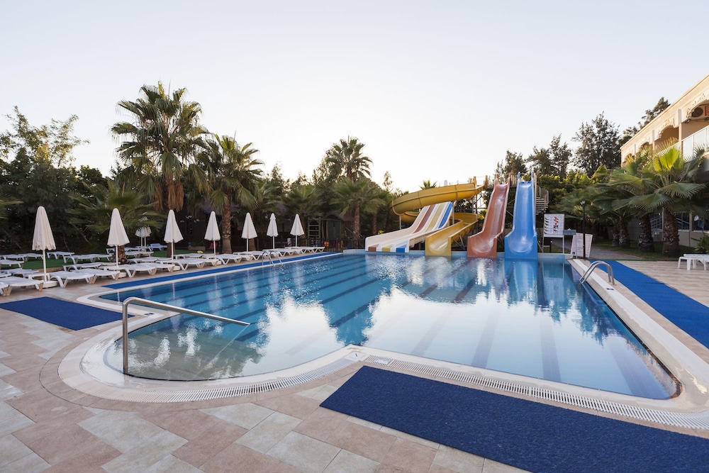 Sultan of Side - All Inclusive — Swimming pool in Side