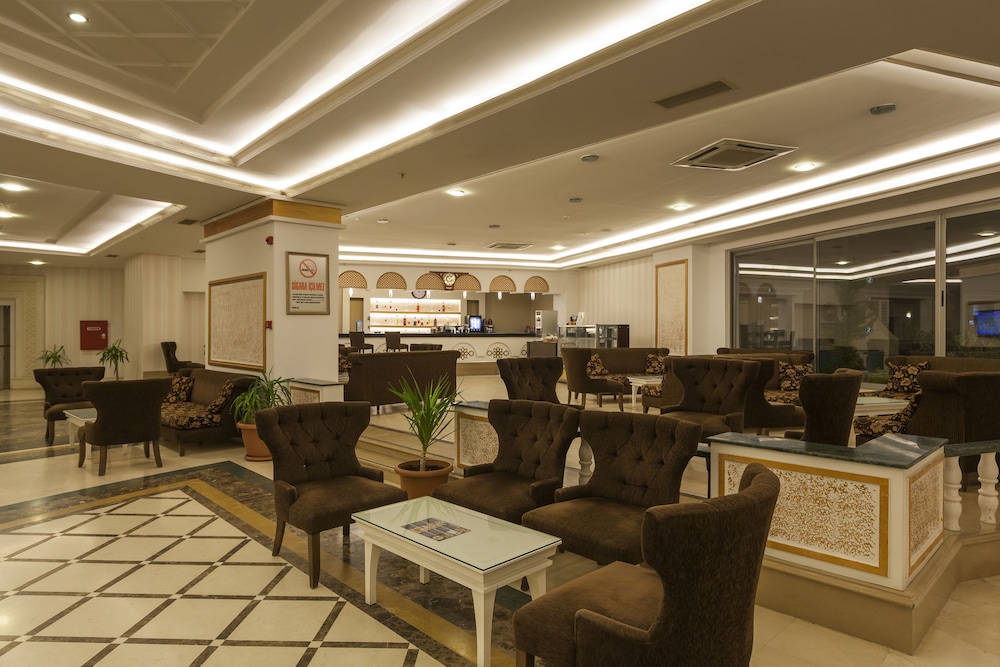 Sultan of Side - All Inclusive — Hotel building in Side