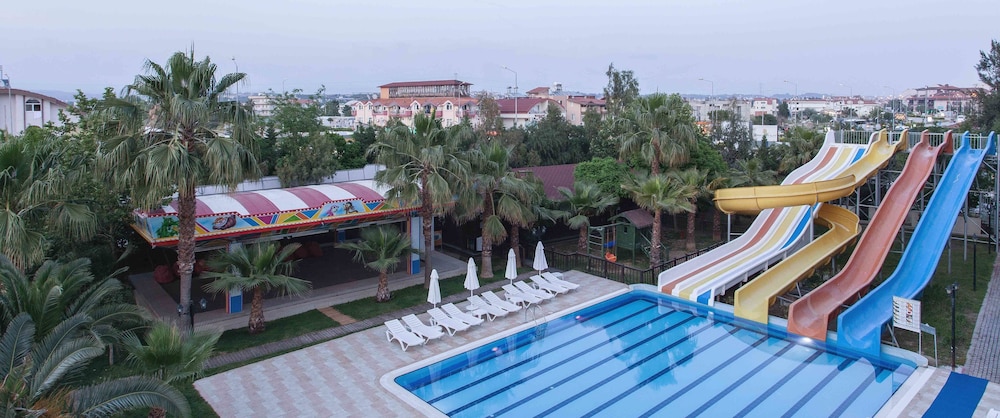 Sultan of Side - All Inclusive — Swimming pool in Side