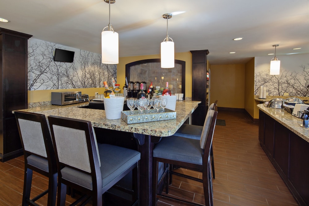 Staybridge Suites Fairfield Napa Valley Area by IHG — Hotel rooms in Fairfield, California