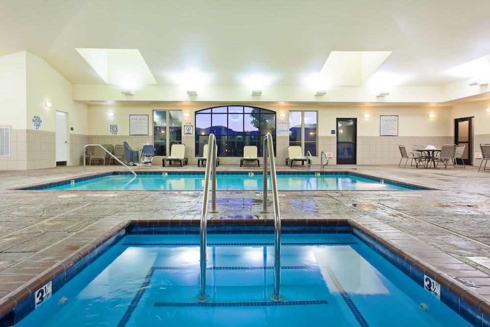 Staybridge Suites Fairfield Napa Valley Area by IHG — Swimming pool in Fairfield, California