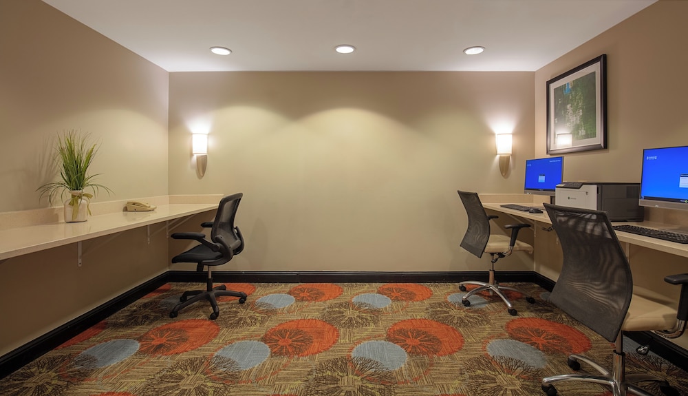 Staybridge Suites Fairfield Napa Valley Area by IHG — Hotel building in Fairfield, California