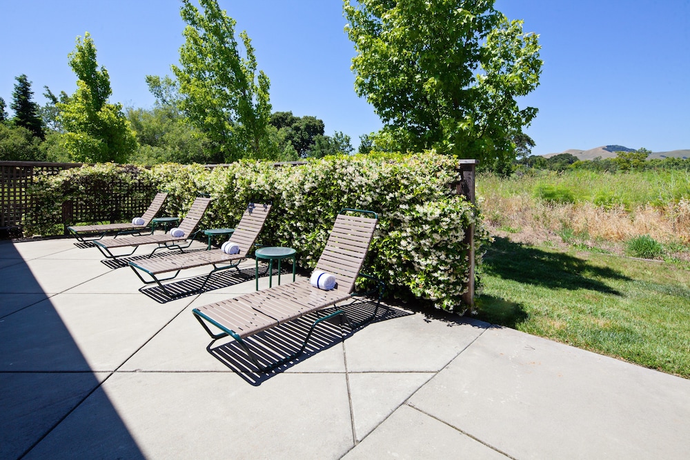 Staybridge Suites Fairfield Napa Valley Area by IHG — Swimming pool in Fairfield, California