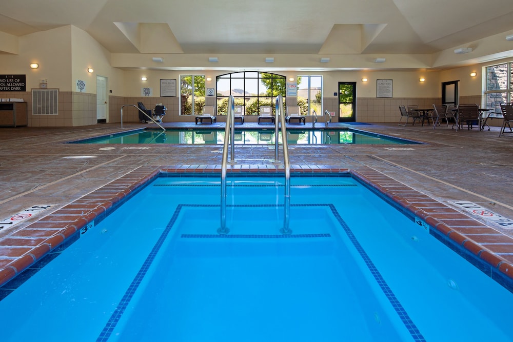 Staybridge Suites Fairfield Napa Valley Area by IHG — Swimming pool in Fairfield, California
