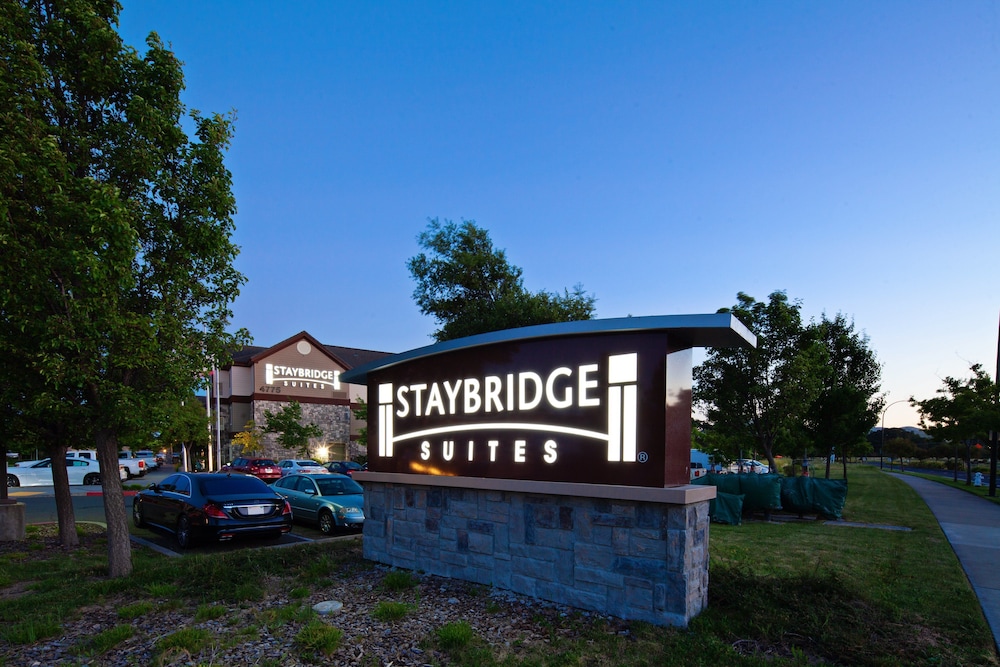 Staybridge Suites Fairfield Napa Valley Area by IHG — Hotel building in Fairfield, California
