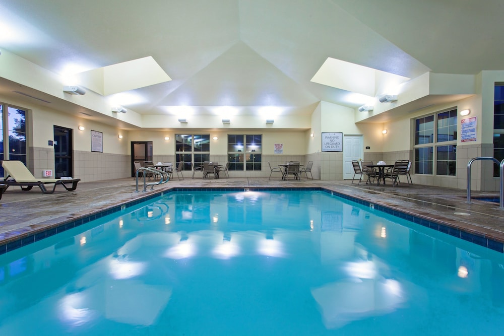 Staybridge Suites Fairfield Napa Valley Area by IHG — Swimming pool in Fairfield, California