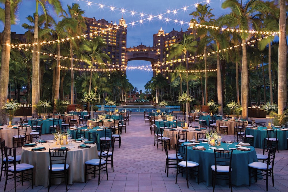 The Coral at Atlantis — Hotel building in Paradise Island, New Providence