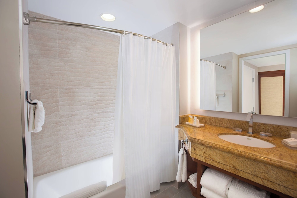 The Coral at Atlantis — Hotel rooms in Paradise Island, New Providence
