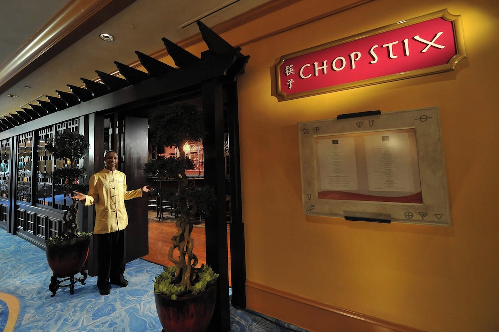 The Coral at Atlantis — Restaurant & bars in Paradise Island, New Providence