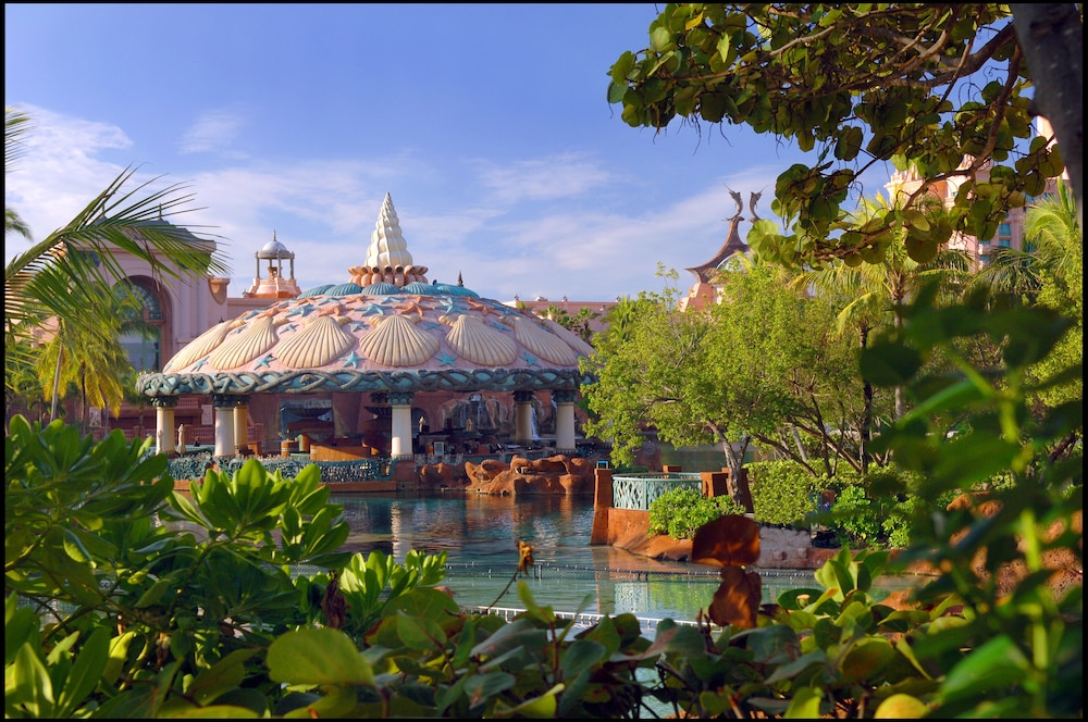 The Coral at Atlantis — Restaurant & bars in Paradise Island, New Providence