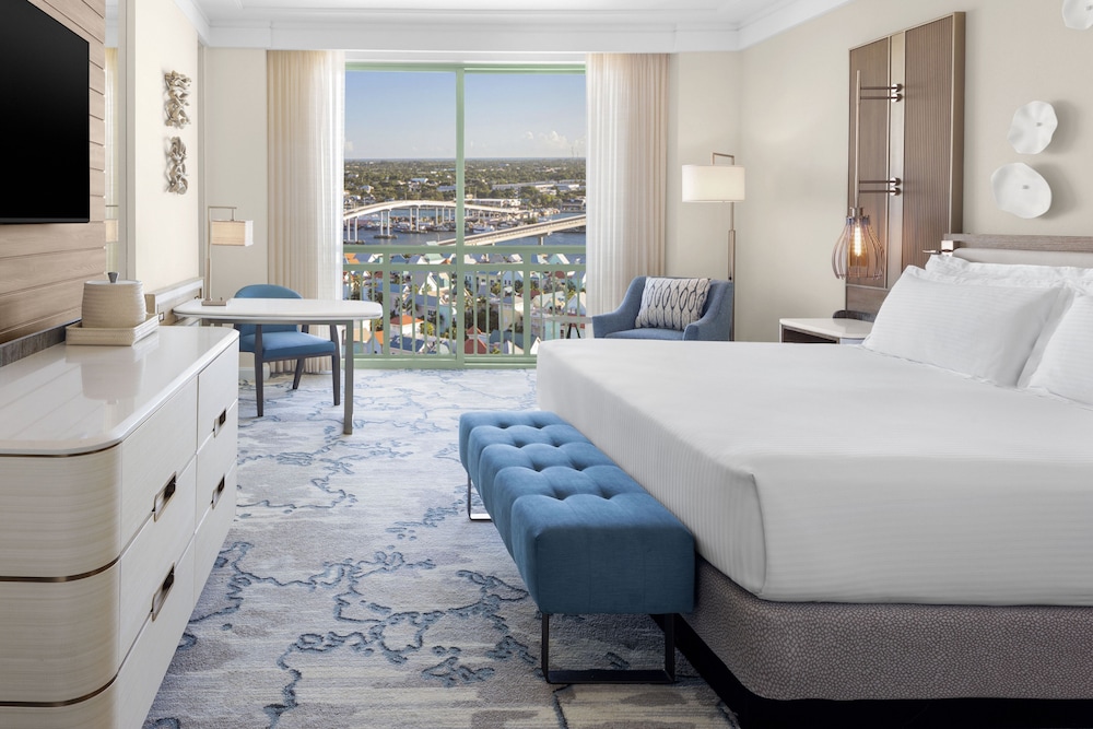 The Royal at Atlantis — Hotel rooms in Paradise Island, New Providence
