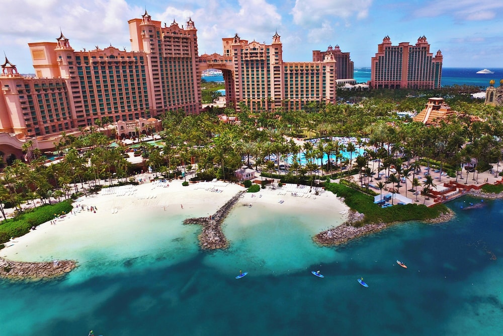 The Royal at Atlantis — Hotel building in Paradise Island, New Providence