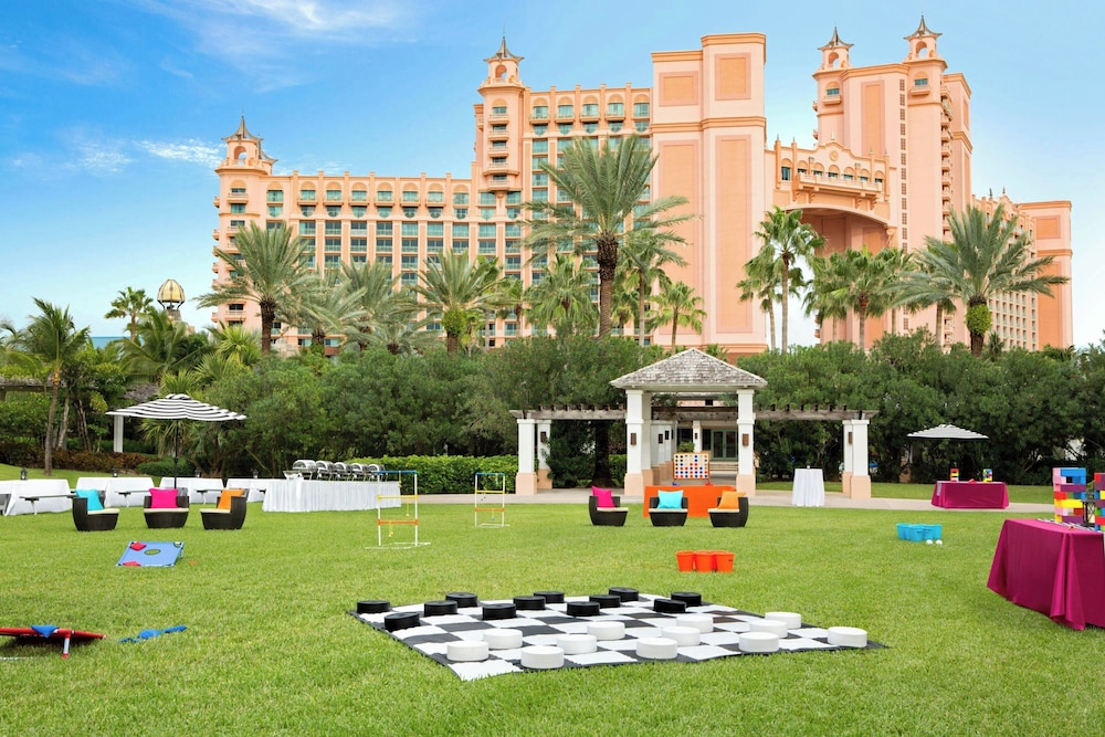 The Royal at Atlantis — Hotel building in Paradise Island, New Providence