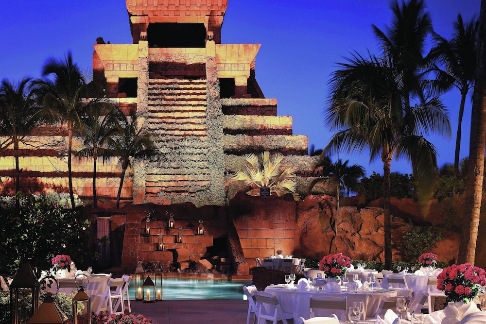 The Royal at Atlantis — Restaurant & bars in Paradise Island, New Providence