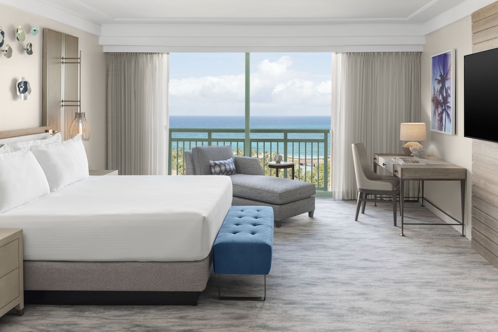 The Royal at Atlantis — Hotel rooms in Paradise Island, New Providence