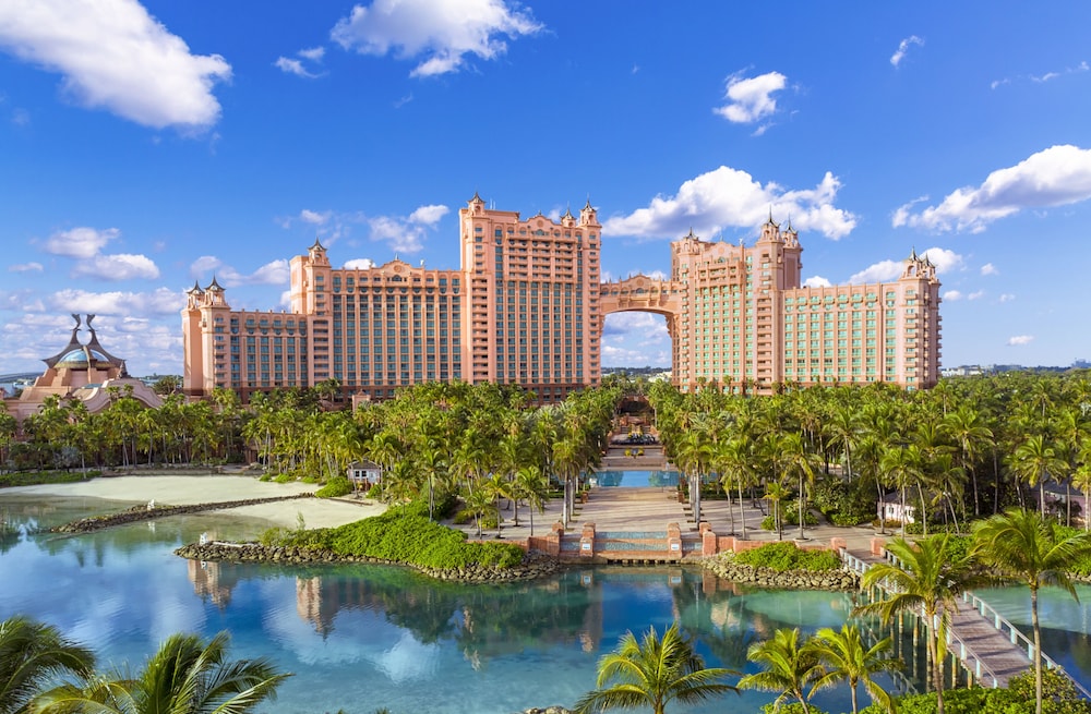 The Royal at Atlantis — Hotel building in Paradise Island, New Providence