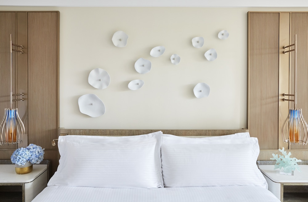 The Royal at Atlantis — Hotel rooms in Paradise Island, New Providence