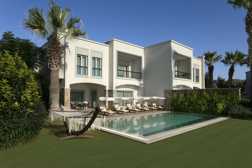 Xanadu Island Hotel - All Inclusive — Swimming pool in Bodrum, Mugla