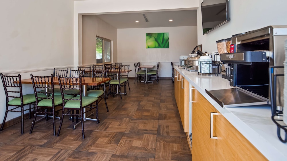 Glenrock Inn & Suites Glendale — Restaurant & bars in Los Angeles, California