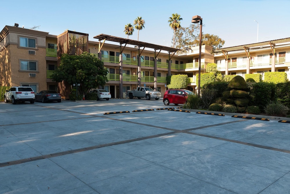 Glenrock Inn & Suites Glendale — Hotel building in Los Angeles, California