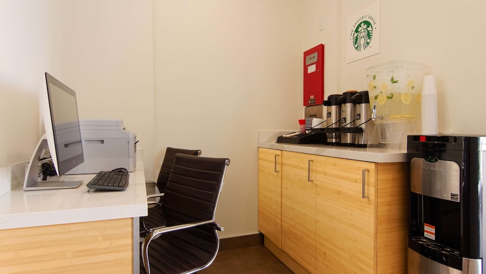 Glenrock Inn & Suites Glendale — Hotel building in Los Angeles, California