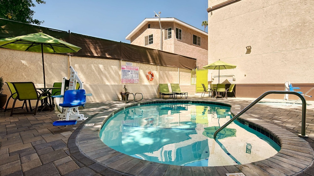 Glenrock Inn & Suites Glendale — Main photo in Los Angeles, California