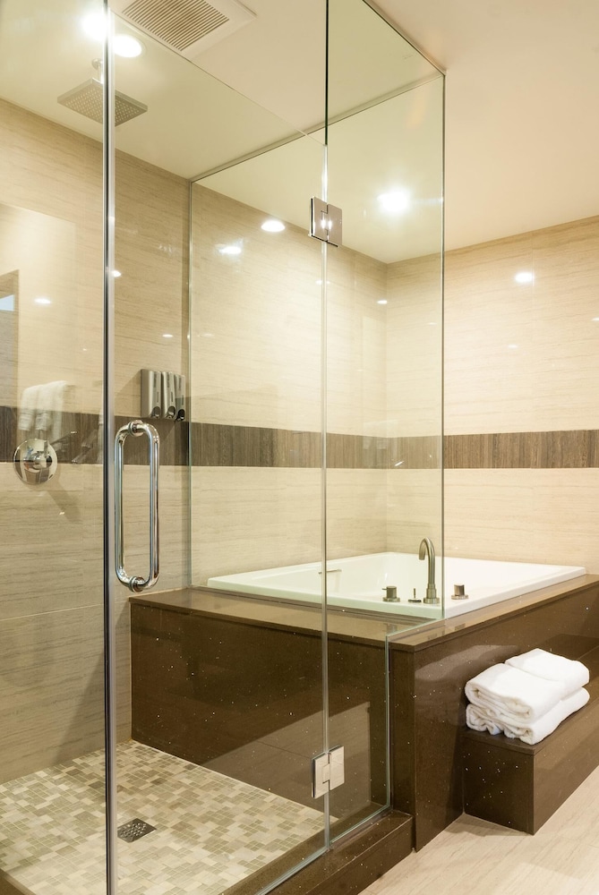 Glenrock Inn & Suites Glendale — Hotel rooms in Los Angeles, California