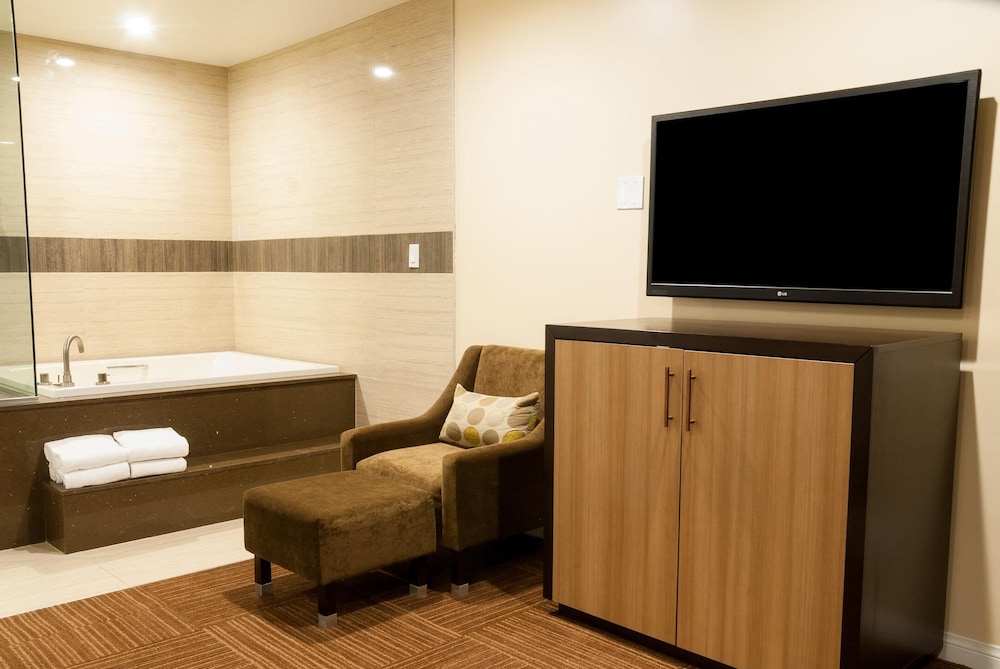 Glenrock Inn & Suites Glendale — Hotel rooms in Los Angeles, California