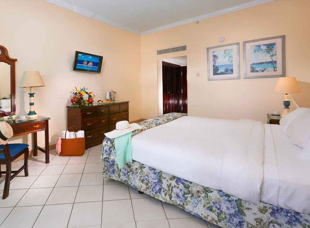 Breezes Resort Bahamas All Inclusive — Hotel rooms in Nassau, New Providence
