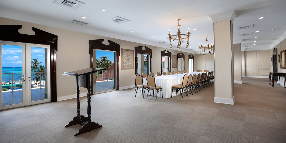Breezes Resort Bahamas All Inclusive — Hotel building in Nassau, New Providence