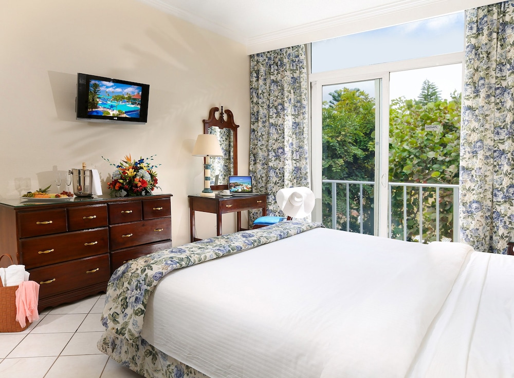 Breezes Resort Bahamas All Inclusive — Hotel rooms in Nassau, New Providence
