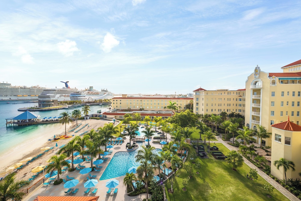 British Colonial - Nassau — Swimming pool in Nassau, New Providence