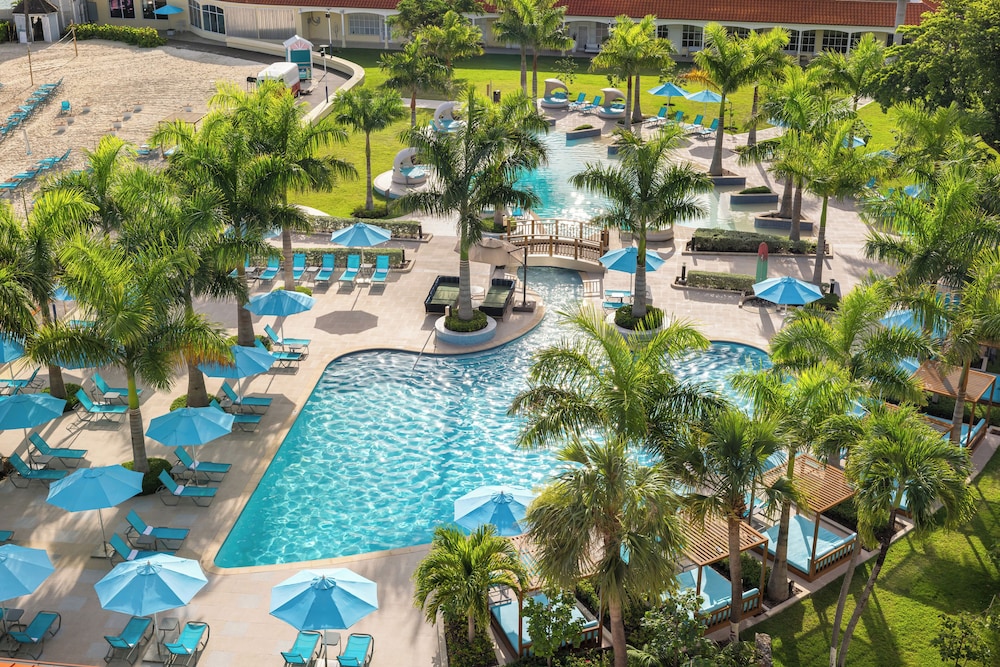 British Colonial - Nassau — Swimming pool in Nassau, New Providence