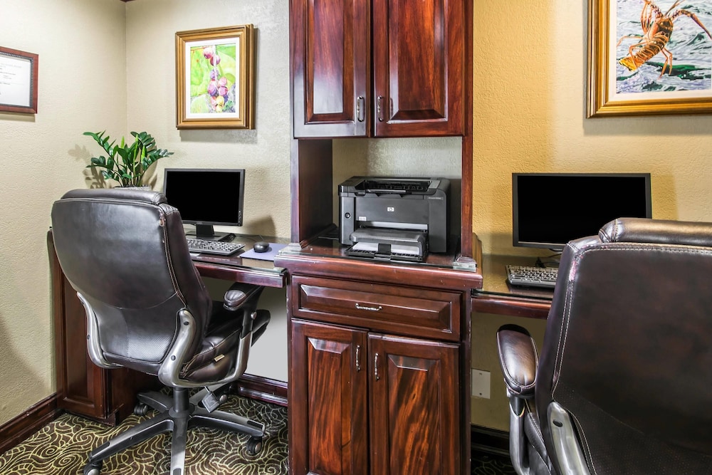 Comfort Suites Paradise Island — Hotel rooms in Paradise Island, New Providence