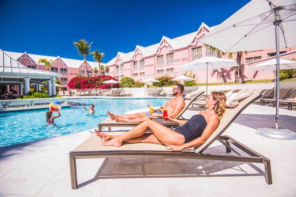 Comfort Suites Paradise Island — Swimming pool in Paradise Island, New Providence